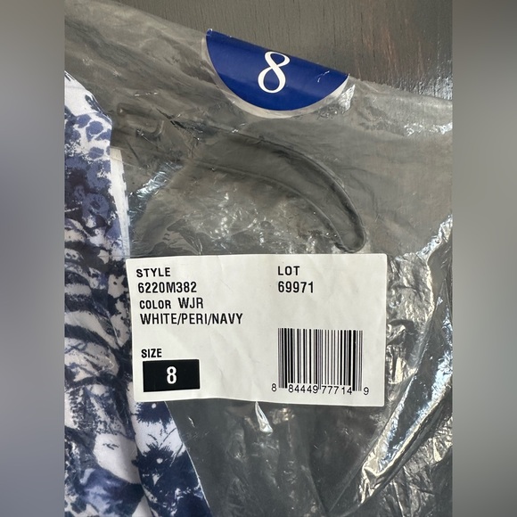 NWT Size 8. Tahari Arthur S. Levine Blue Floral Chiffon Halter Cocktail Dress - Picture 12 of 12